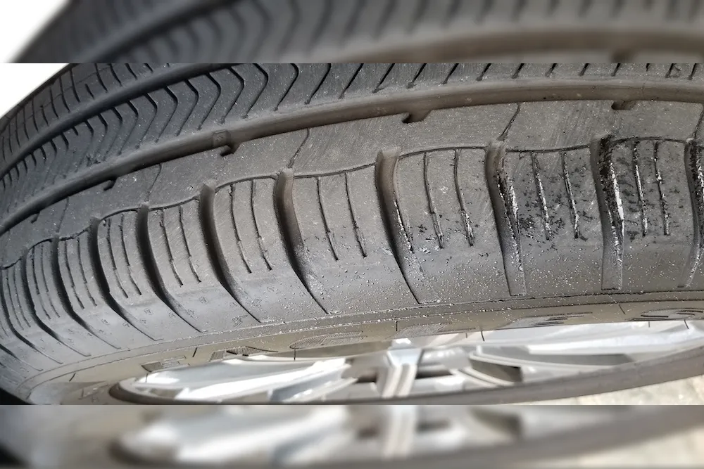 Comprehensive Guide To Feathered Tires: Comfort, Performance, And Longevity 2 Comprehensive Guide To Feathered Tires