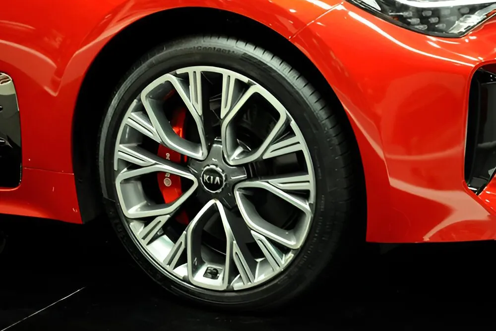 Do Tires Come With Rims?